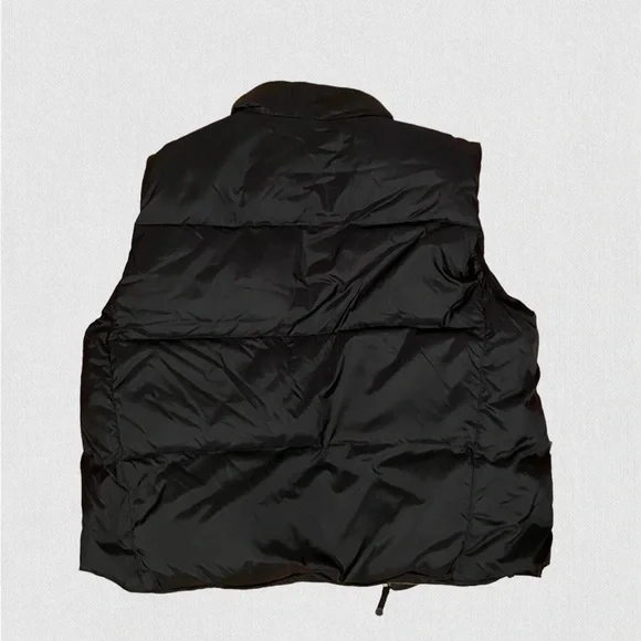 ❗️SOLD❗️Gap Puffer Vest - Picture 3 of 3